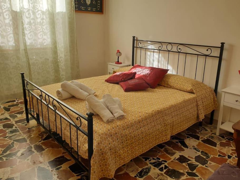 Casa Indipendente Zona Centrale Ла-Маддалена Экстерьер фото